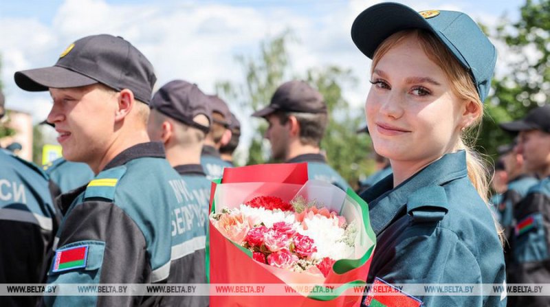Александр Лукашенко поздравил пожарныхспасателей с профессиональным праздником