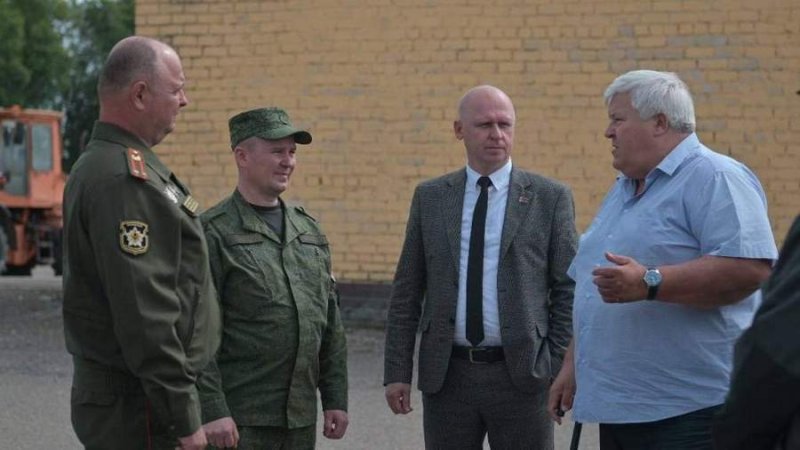 Военкоматы проверяют дисциплину на уборочной в Гродненской области