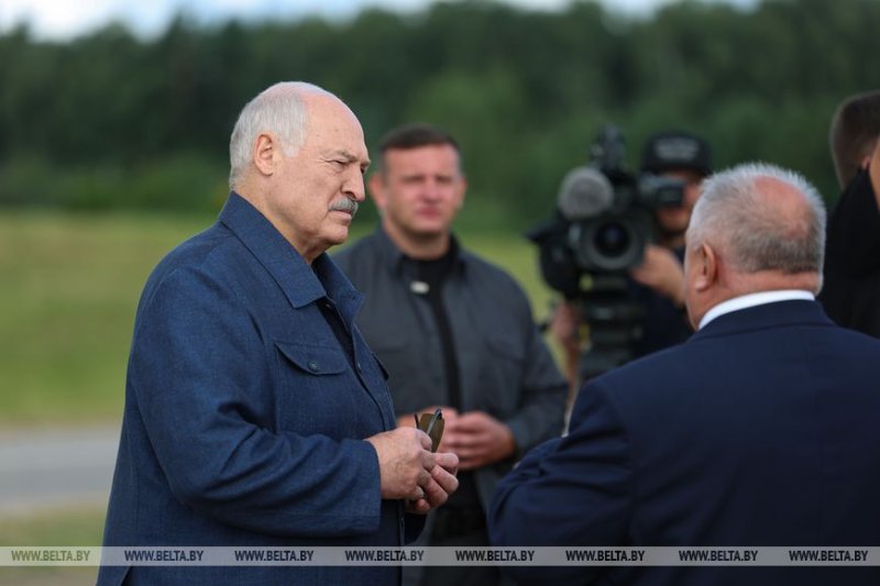Александр Лукашенко предложил продумать более избирательный подход для выделения дотаций в АПК