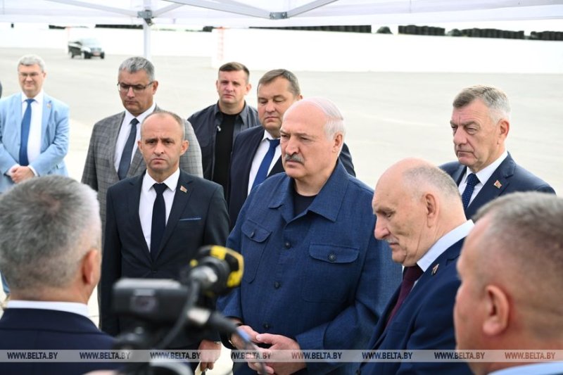 Фермерские хозяйства  в центре внимания Лукашенко совершает рабочую поездку в Житковичский район