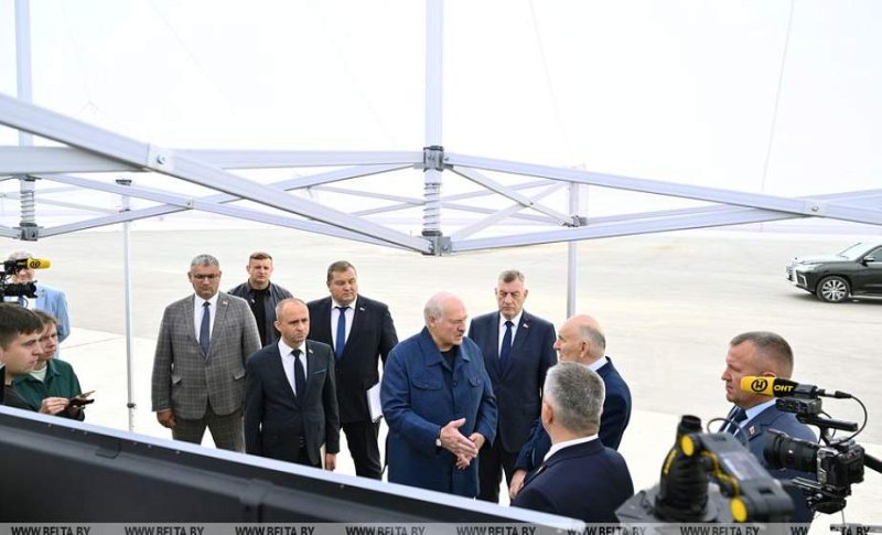 Теряем огромное количество земель Александр Лукашенко поручил подумать над техникой для кошения пойм рек