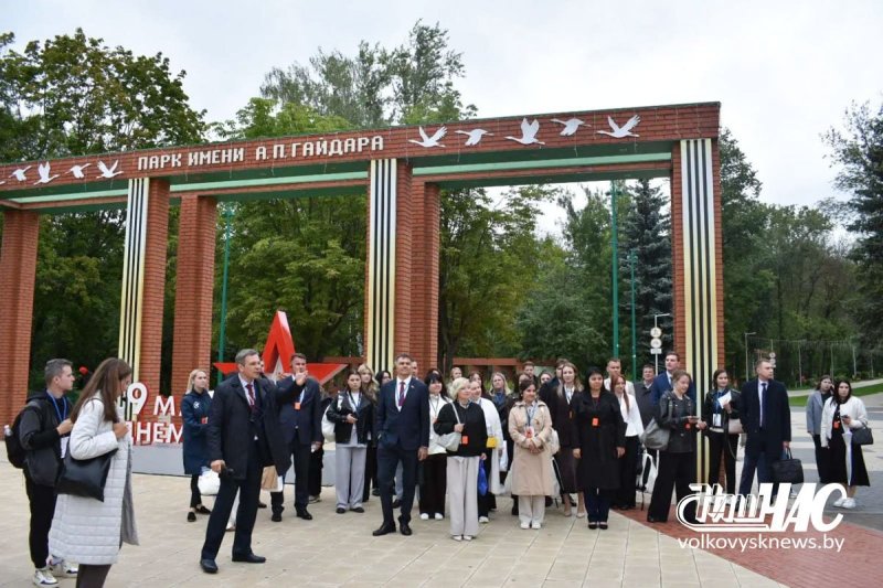 Фотофакт Участники молодежной секции V Съезда малых городов в рамках тематической секции посещают город Арзамас