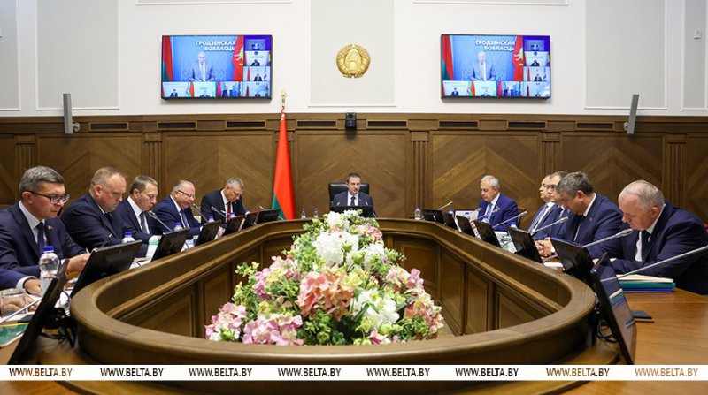 Проекты прогноза соцэкономразвития и республиканского бюджета на  год рассмотрели в правительстве